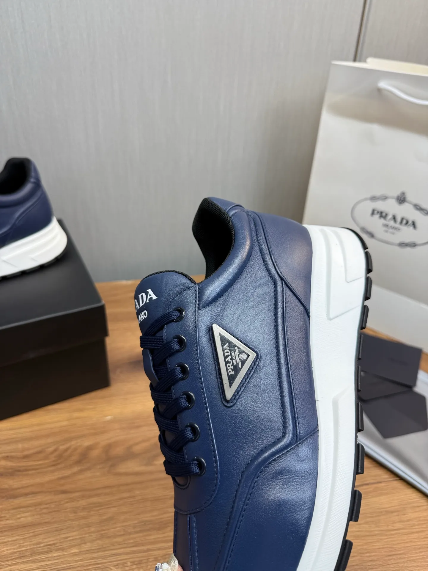 Factory price 640💰 [PRADA] Popular items in men's shoe counters, synchronized with the official website, 1 high-quality shipment ✔️Original cowhide + cowhide lining, 1🆚1 replica, original sole, 38-45 (45 customized, non-refundable)